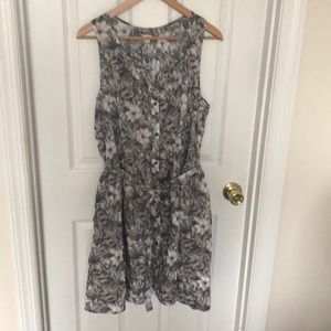 Sleeveless GAP button down dress